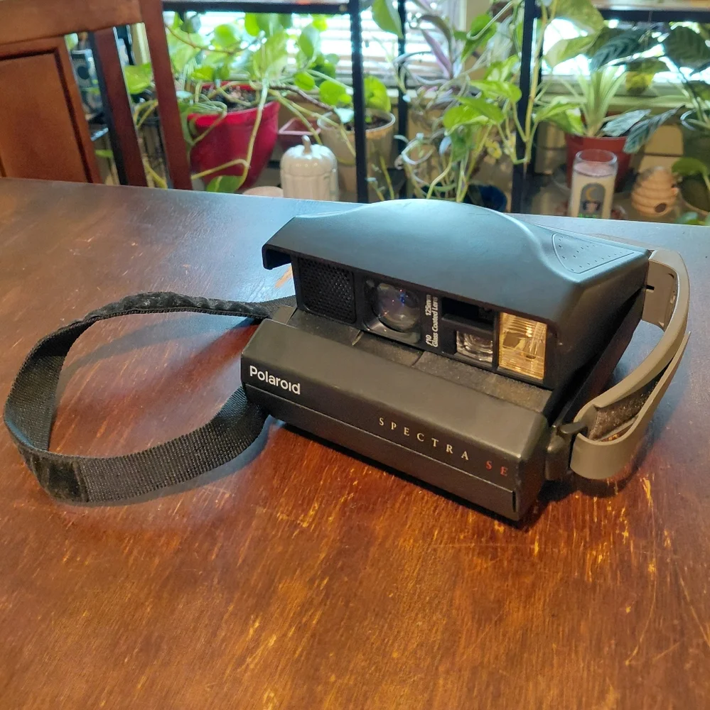 Vintage Polaroid Spectra SE Camera